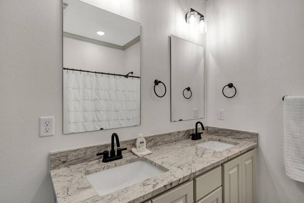 Alamo Luxury Living Up To 11 Villa Tyler Exterior foto