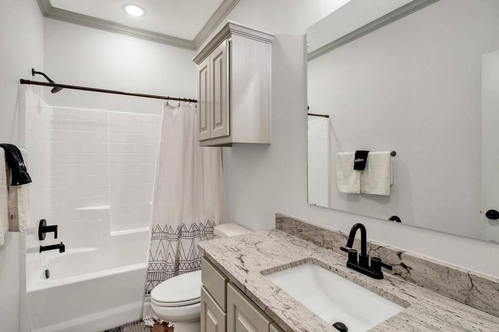 Alamo Luxury Living Up To 11 Villa Tyler Exterior foto